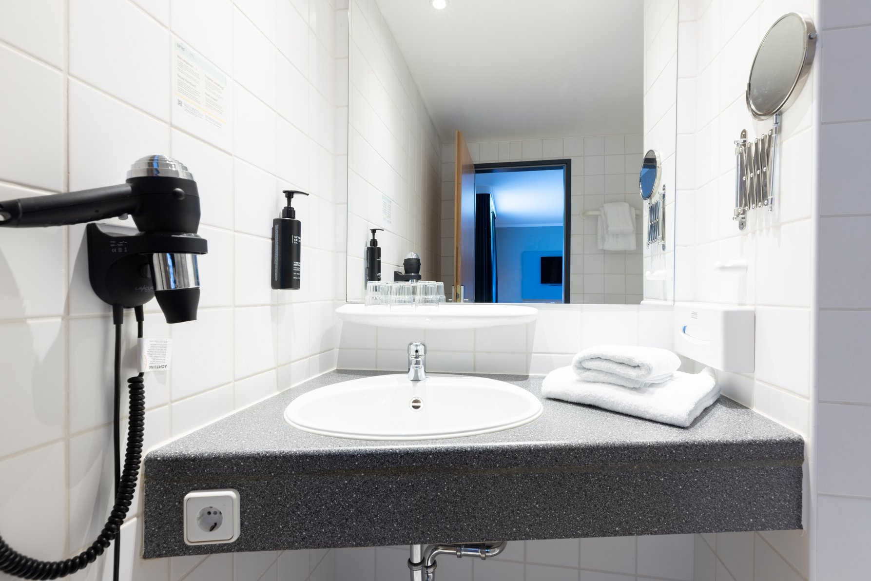 Garner Hotel Cottbus Sud by IHG Room Type - 3 Single Standard up to 3 Adults