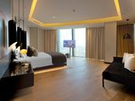 Crown Suite Boulevard View