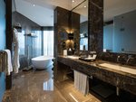 Crown Suite Boulevard View