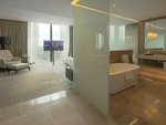 High Floor Room - King Bed City View