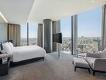 Large Corner Room King Bed City View
