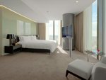 Large Corner High Floor Room King bed City View