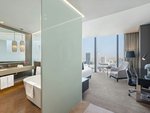 Large Corner with Club Lounge Access Room King bed City View