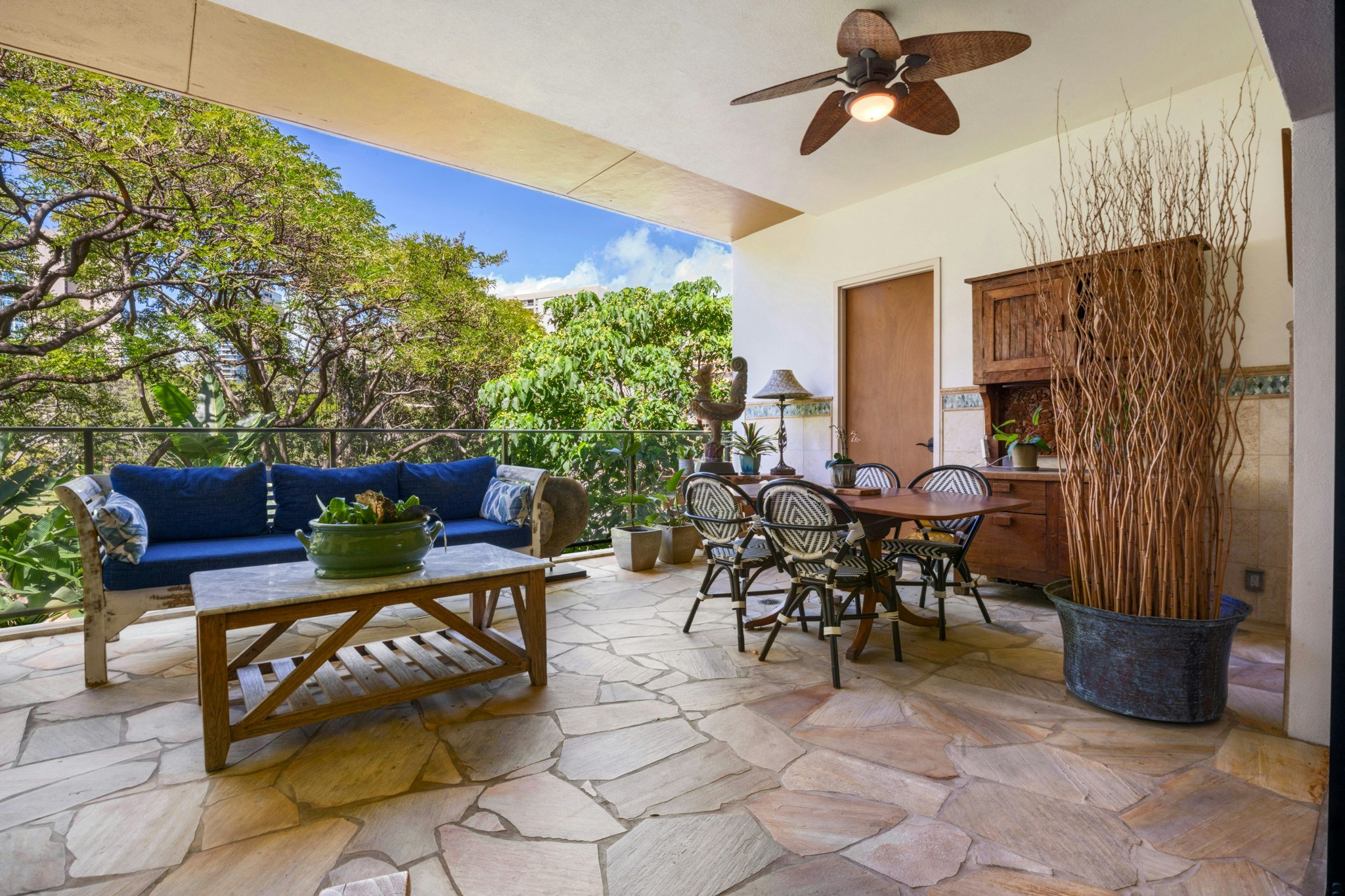 Luana Waikiki Hotel & Suites