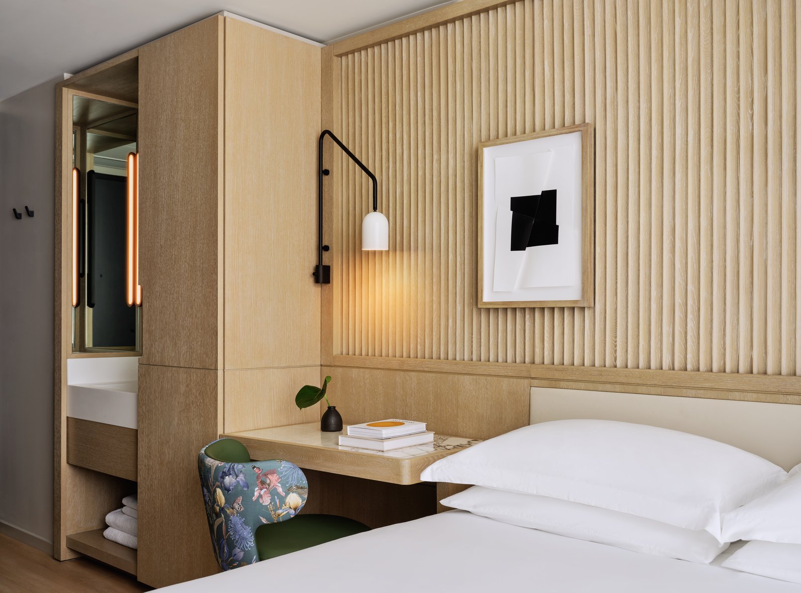 Kimpton ERA MIDTOWN NEW YORK by IHG Room Type - 1 Essential Queen