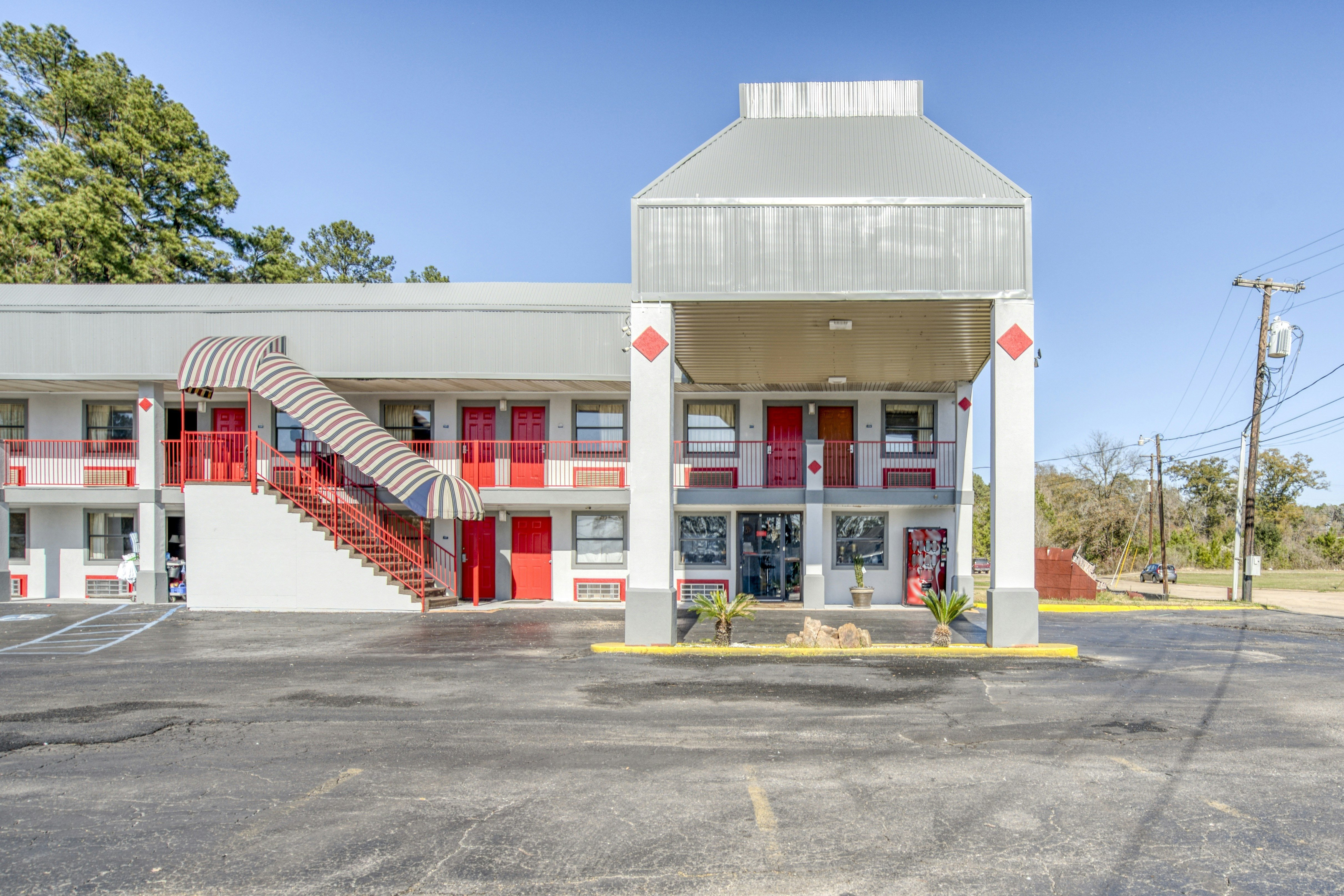 OYO Hotel Pineville LA Hwy 165