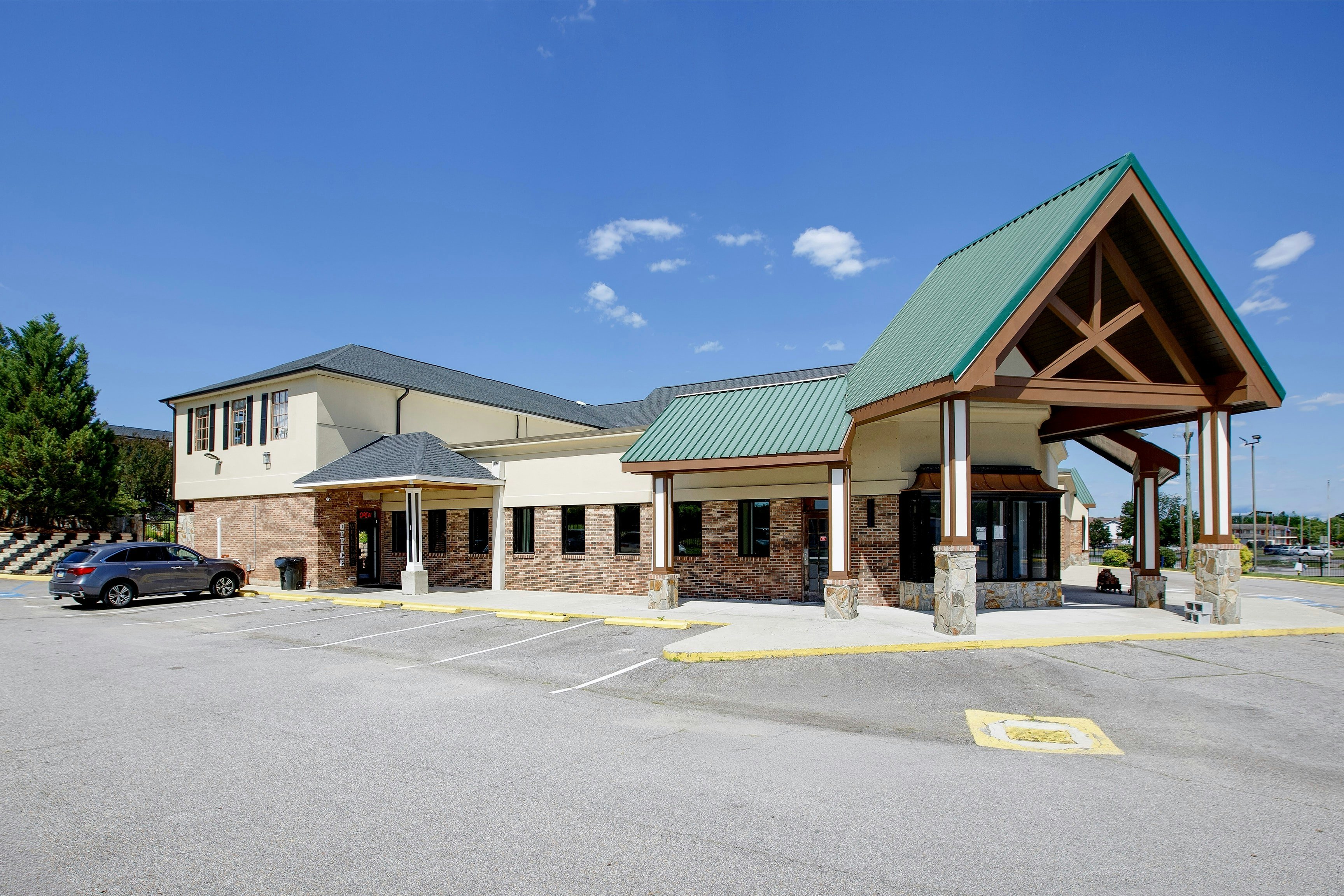 Riverside Inn and Suites Danville