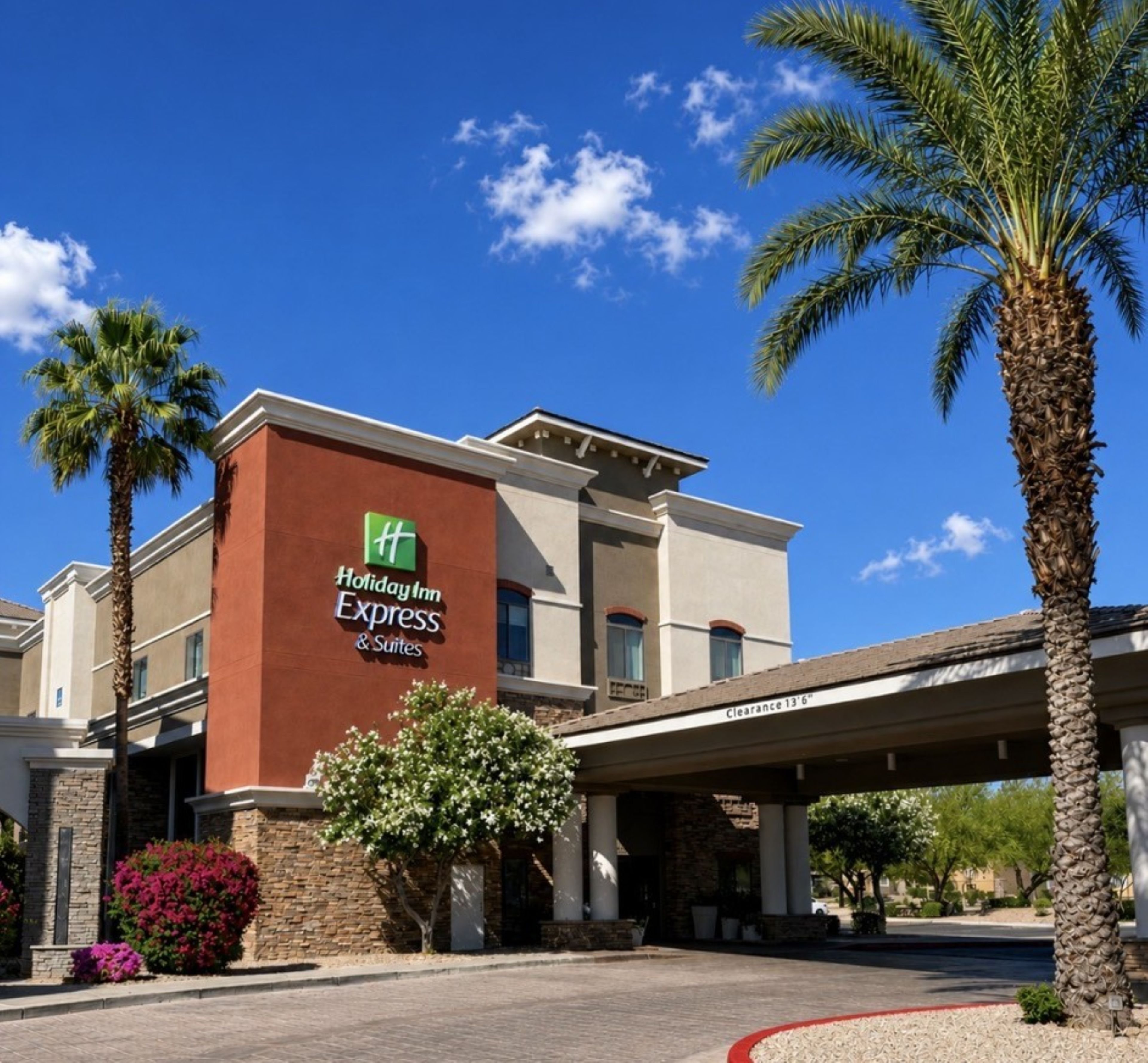 Holiday Inn Express & Suites Phoenix