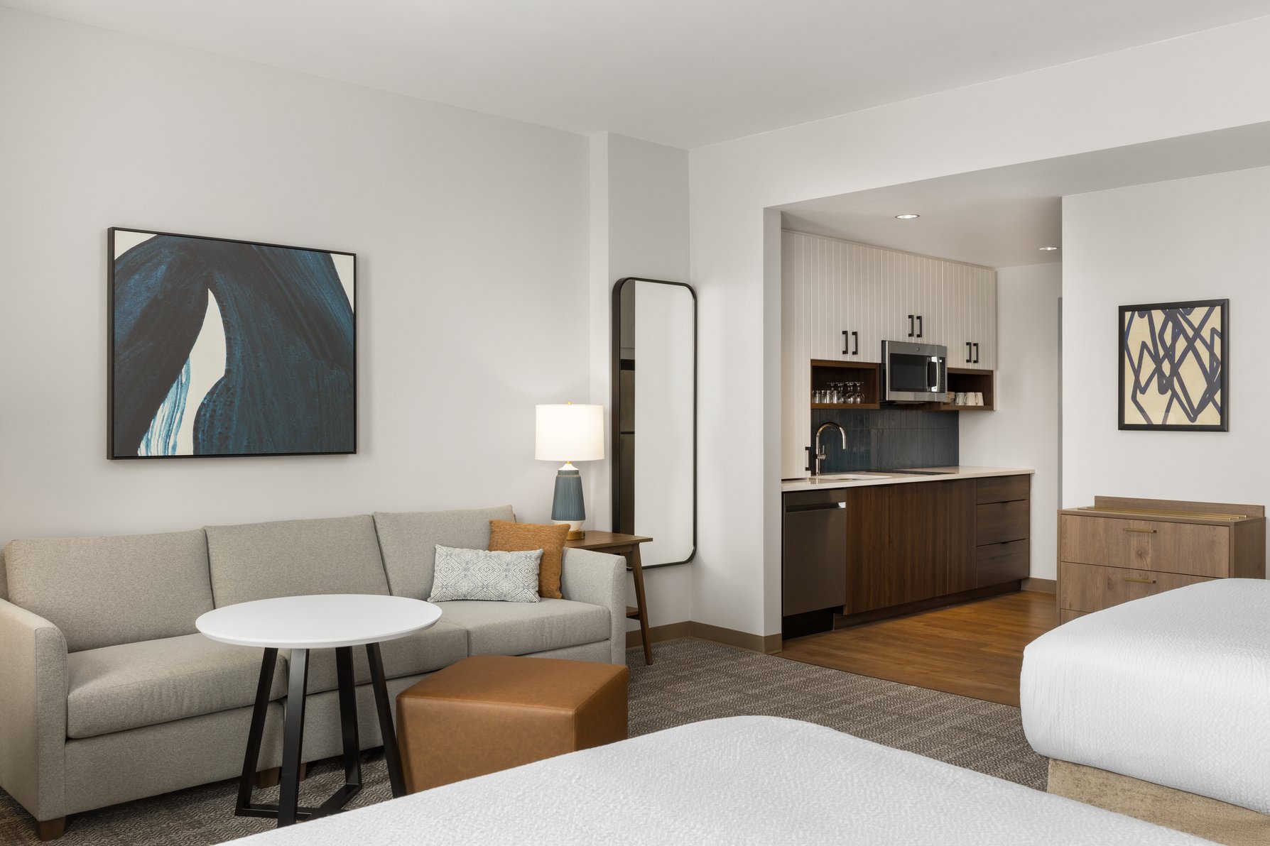 Staybridge Suites ORLANDO UNIVERSAL BLVD by IHG Room Type - 2 Queen Beds Studio Suite Bath Shower Combination