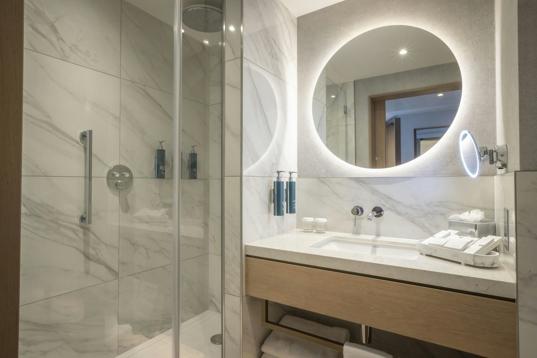Hilton Dublin Room Type - KING DELUXE CITY VIEW ROOM