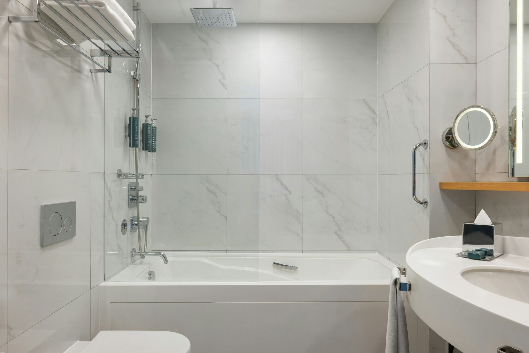 DoubleTree by Hilton Istanbul - Moda Room Type - KING CORNER SEA VIEW ROOM DoubleTree by Hilton Istanbul - Moda Room Type - KING CORNER SEA VIEW ROOM