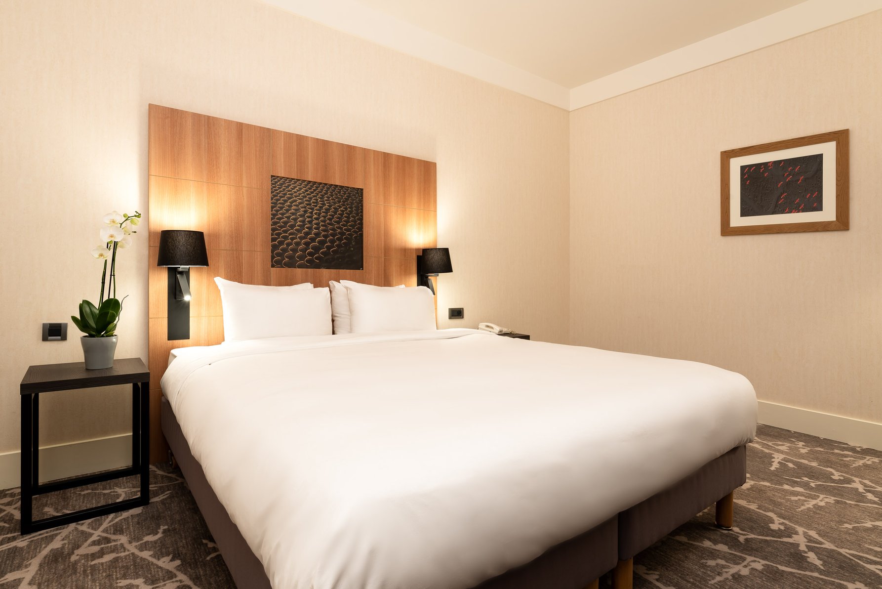 HOTEL PARIS MARNE-LA-VALL Room Type - 1 King Junior Suite living area