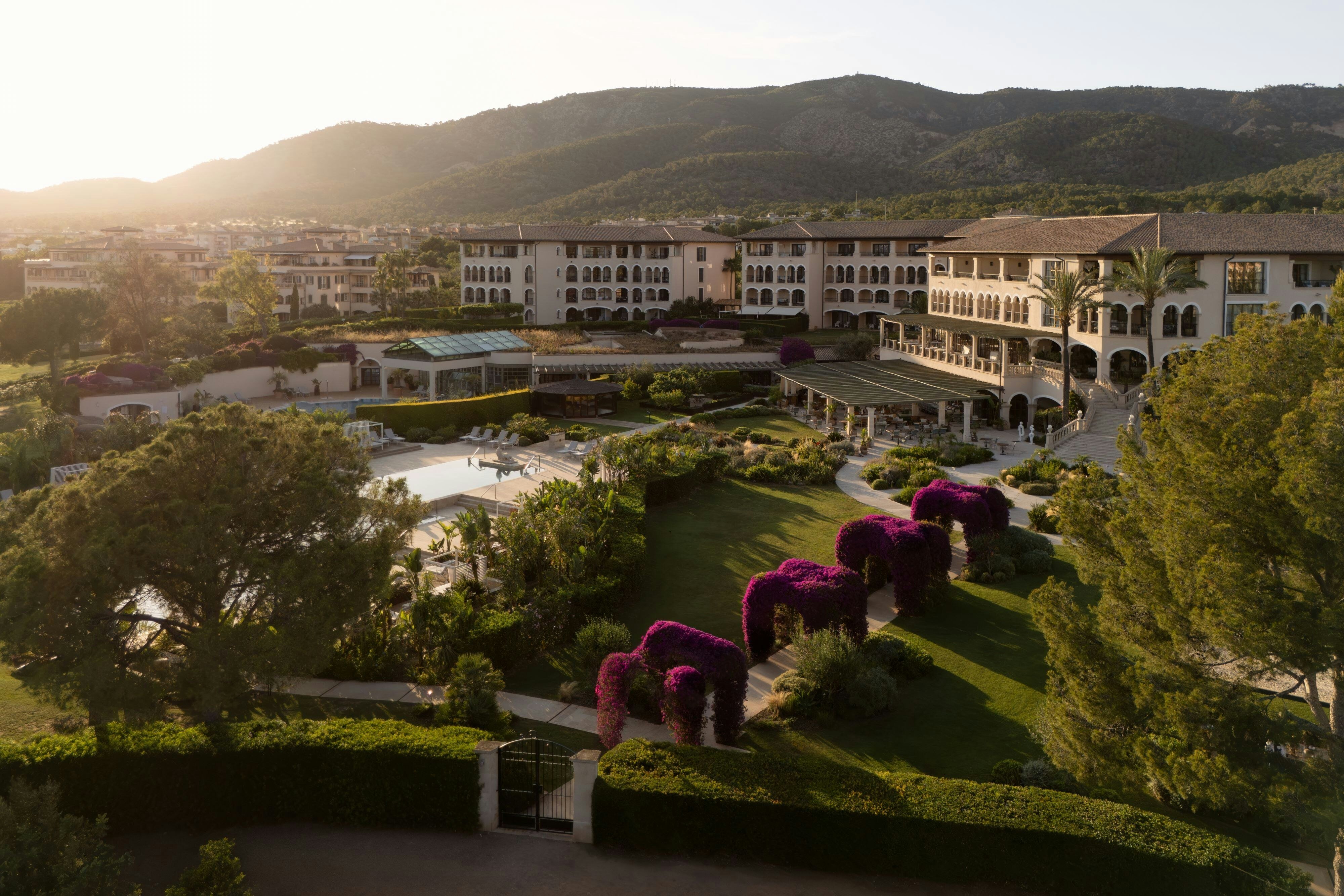 The St. Regis Mardavall Mallorca Resort
