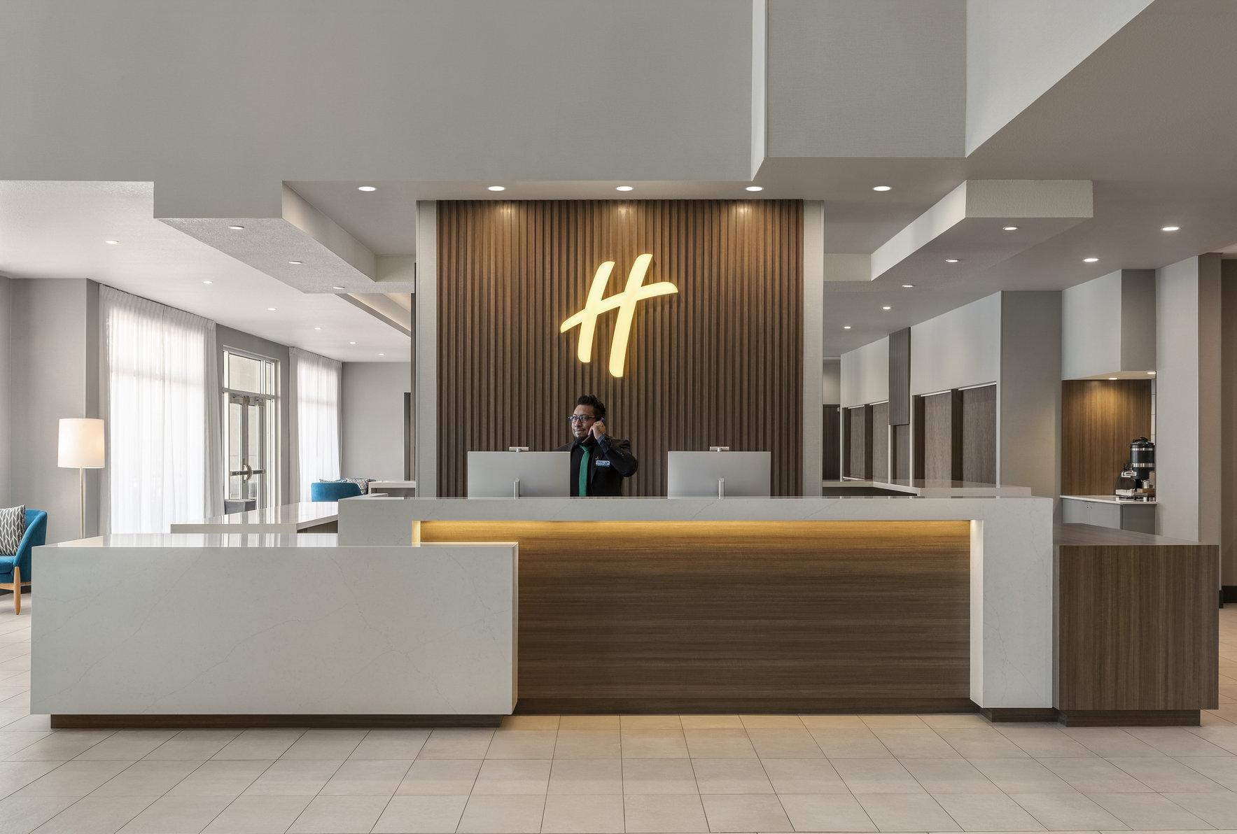 Holiday Inn & Suites COMMERCE CITY - DENVER AIRPORT by IHG