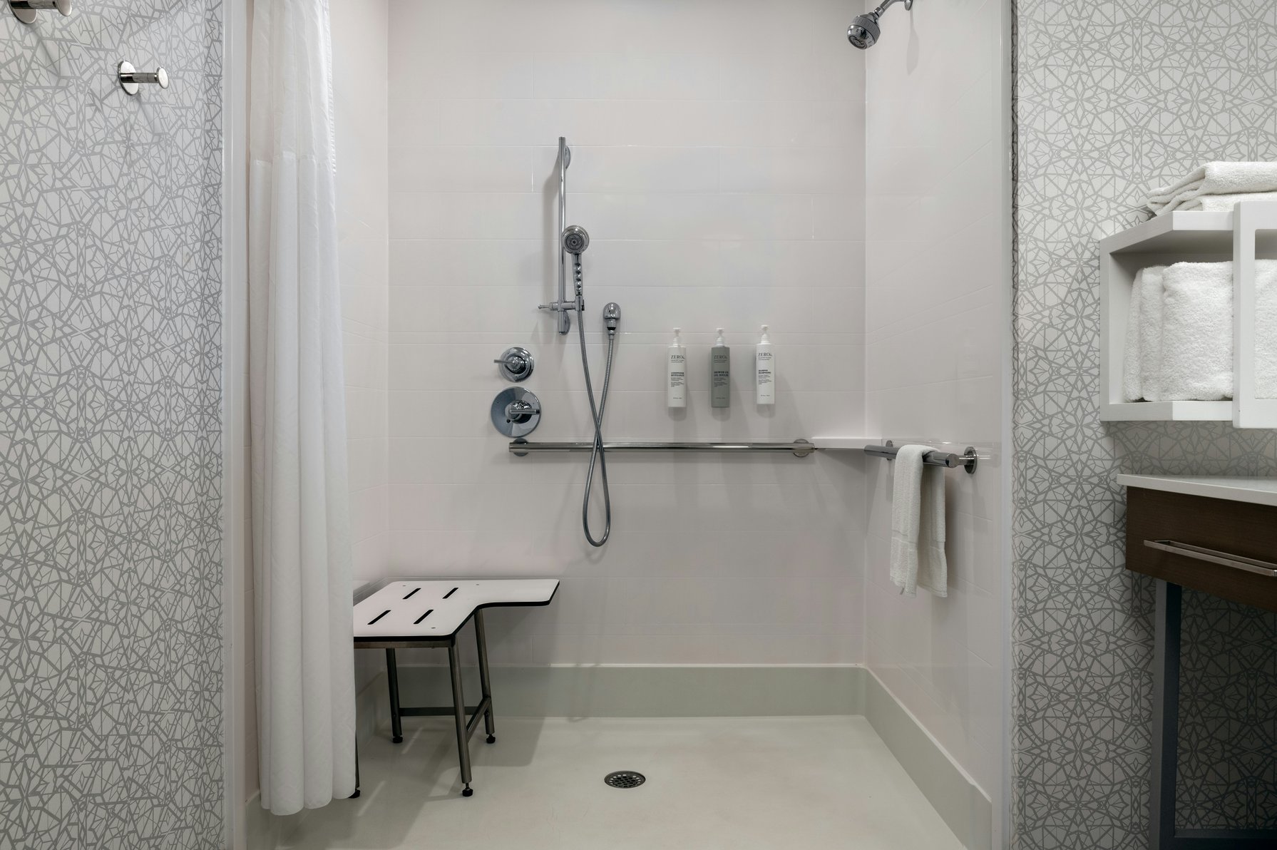 Hampton Inn & Suites Ypsilanti, MI Room Type - 2QN ACC STE FRDG MIC NS