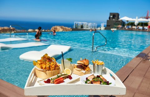 Delicious lunch at SKYBEACH