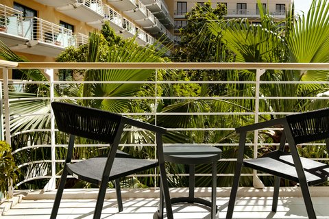 Balcony with a Beautiful View of the Al Fresco Garden