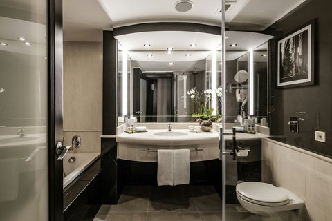 Splendid and Expensive-looking Premium Room Bathroom