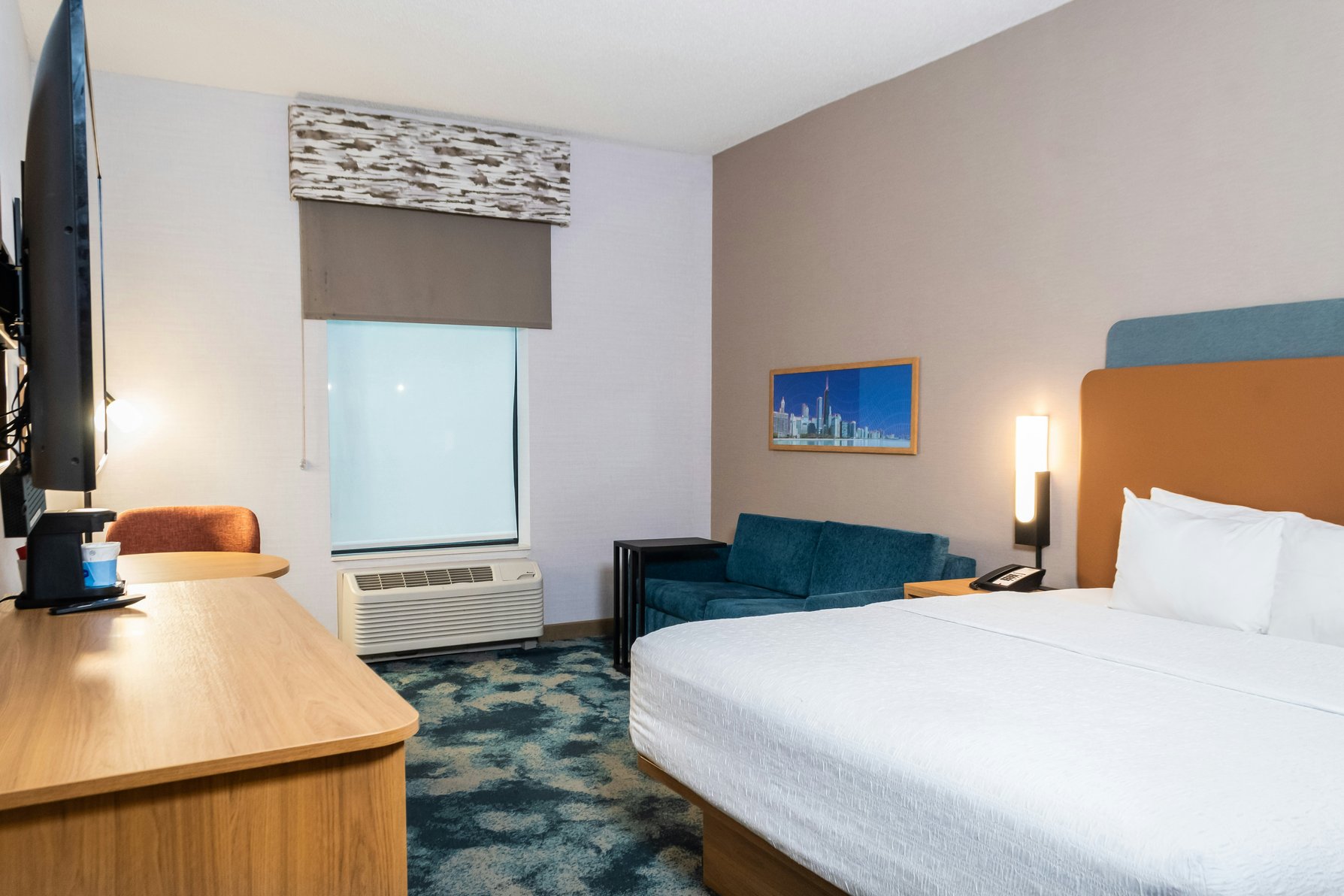 Hampton Inn & Suites by Hilton Addison Room Type - 1 KNG MOB ACC SHOWER NS