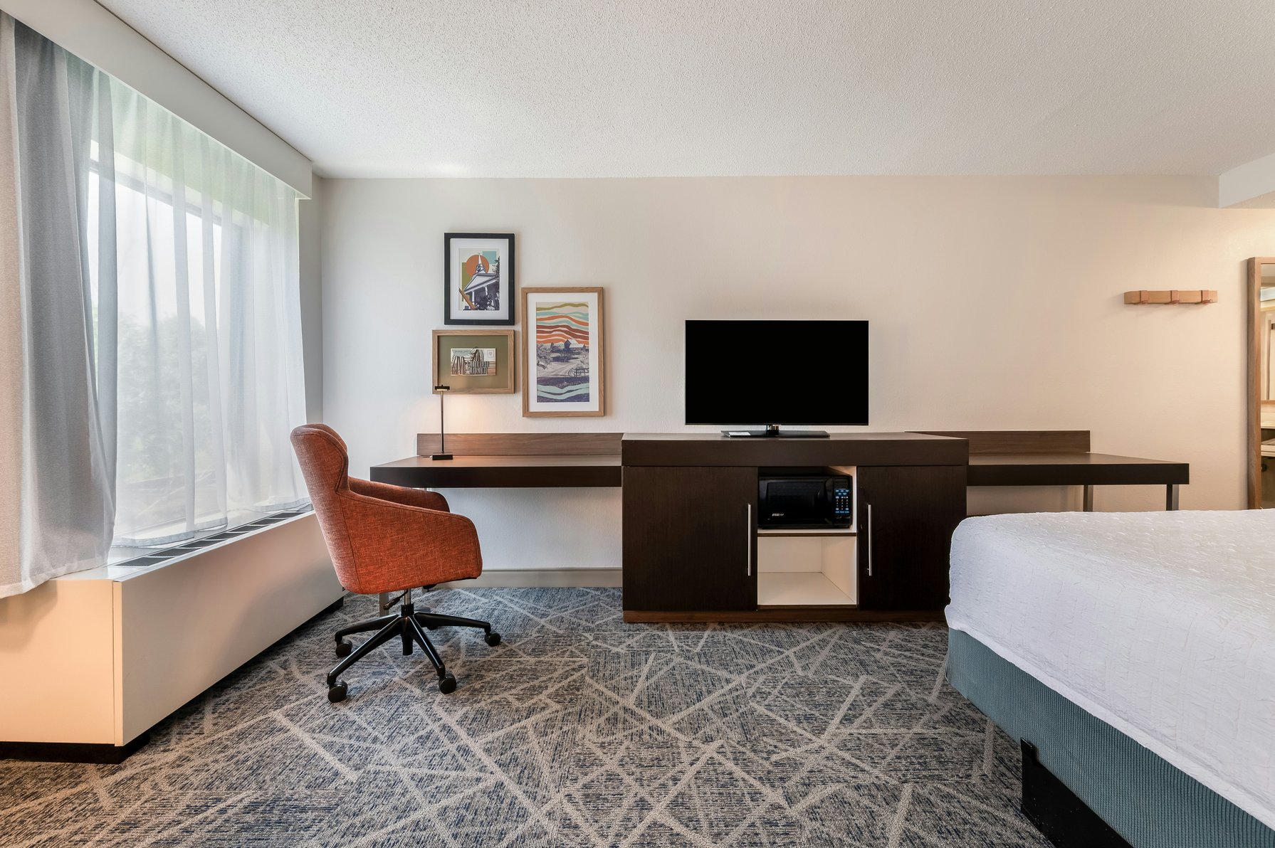 Hampton Inn by Hilton White River Junction Room Type - 1K SHWR FRIDGE MICROWV NS