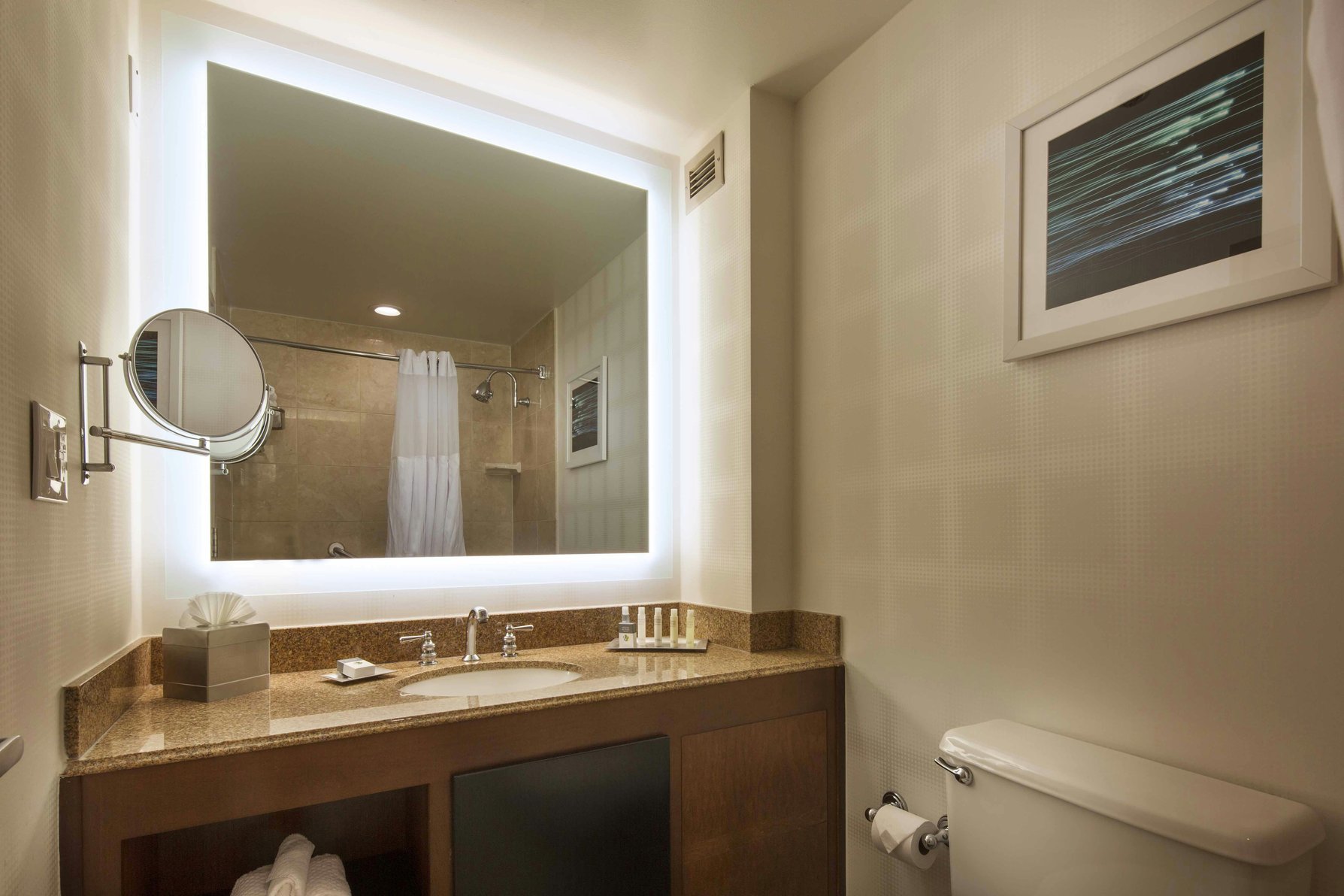 DoubleTree by Hilton Newark-Fremont Room Type - 2 DBL MOBILITY HEAR ACC