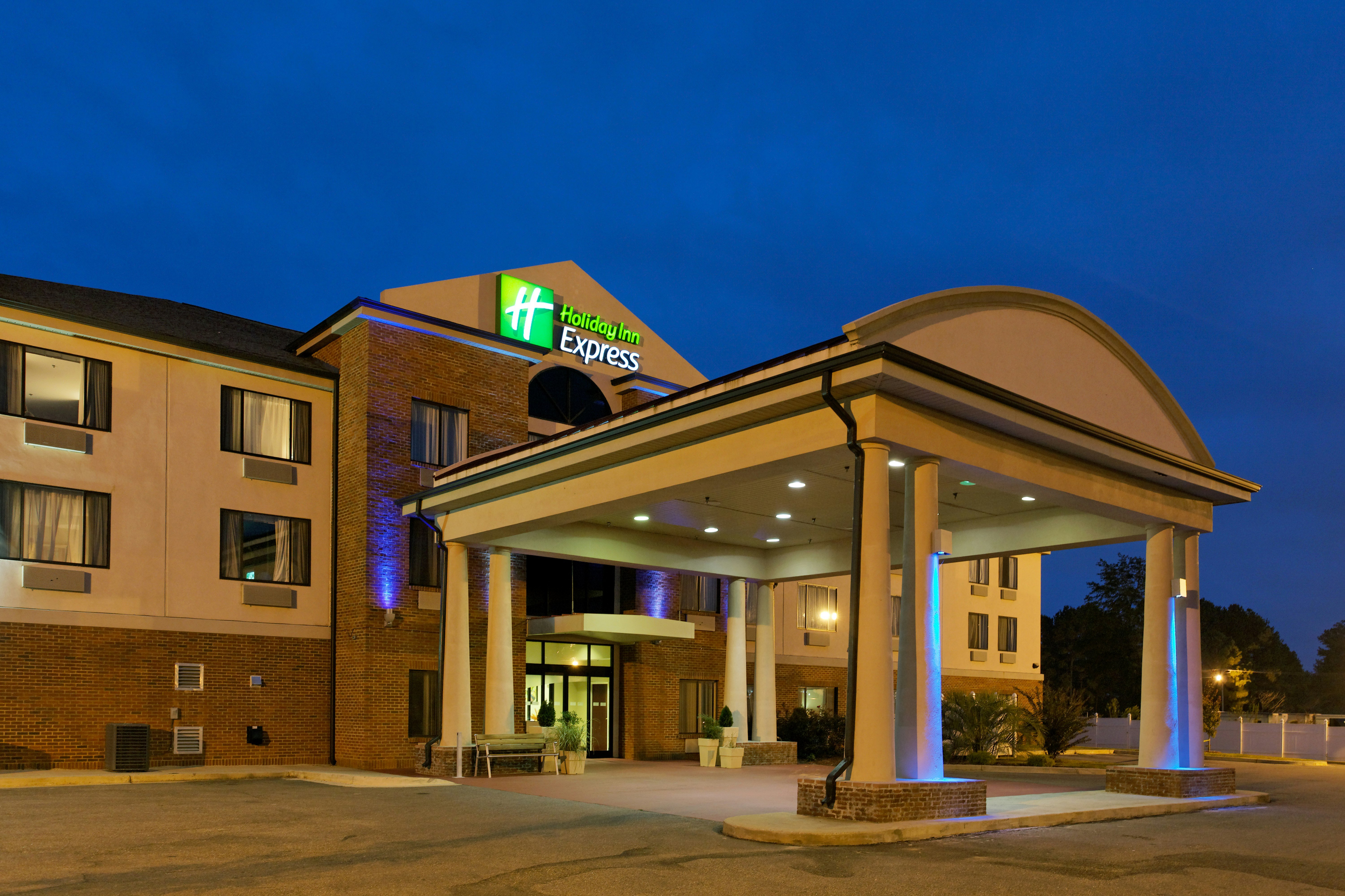 Holiday Inn Express & Suites Sylacauga