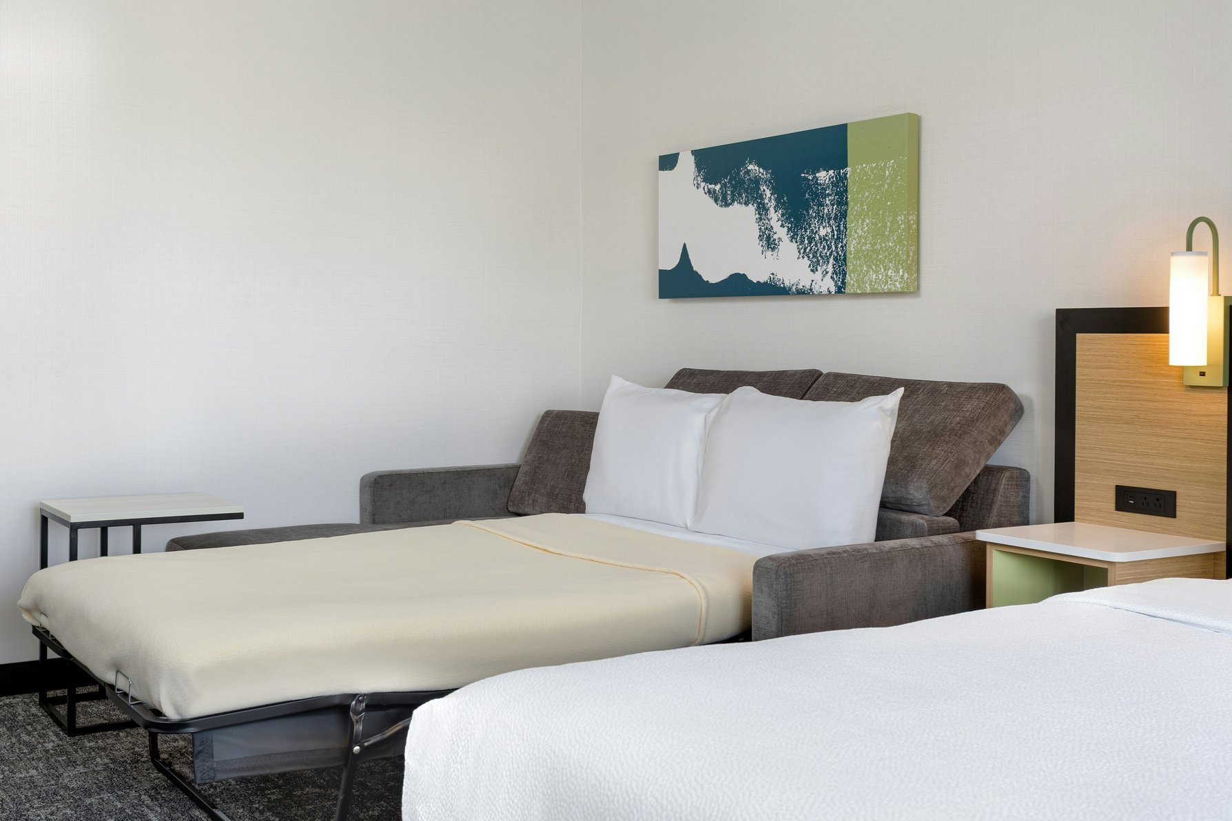 Spark by Hilton Montreal Brossard Room Type - Suite, 1 King Bed
