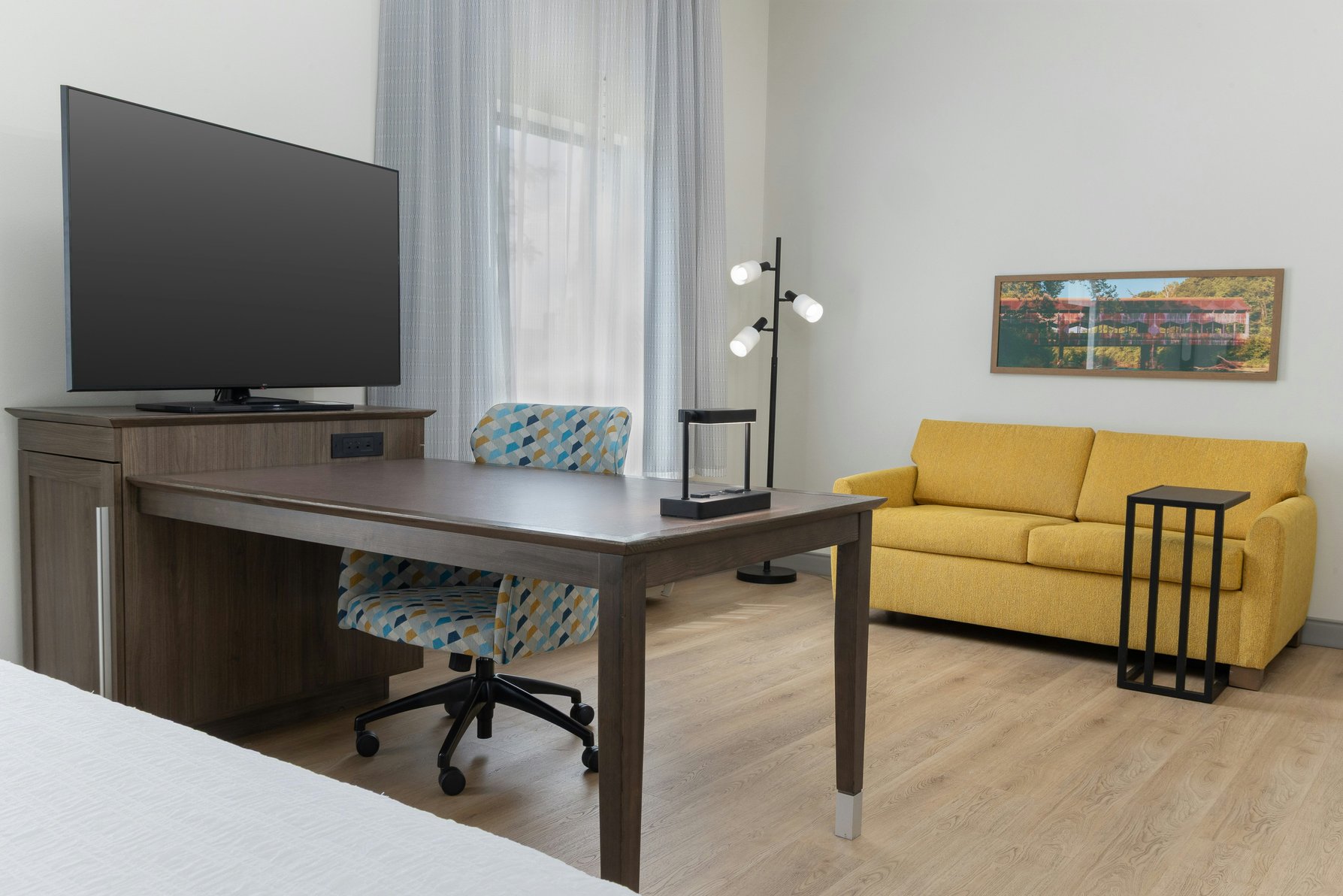 Hampton Inn & Suites Niles/Warren, OH Room Type - 1KN STDO MIC FRIDG WTBR NS