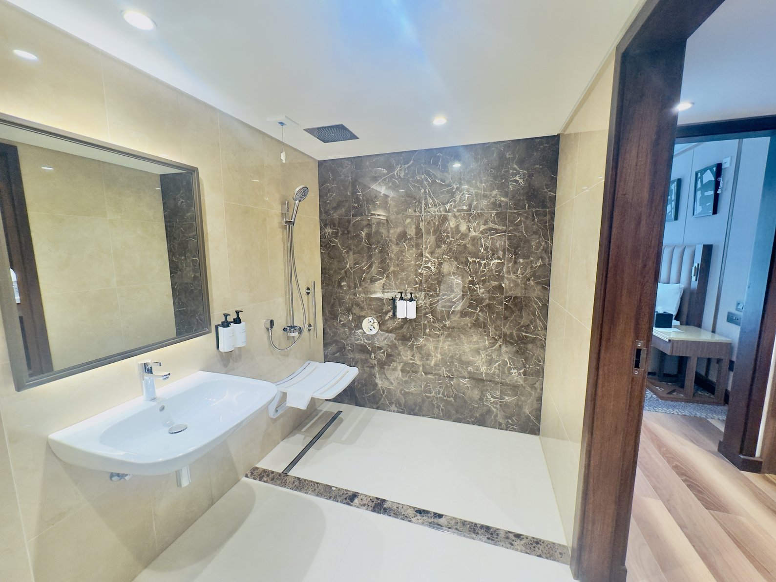InterContinental LUSAKA Room Type - 1 Queen Classic Accessible