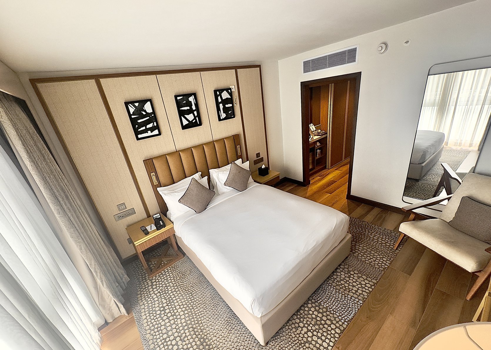 InterContinental LUSAKA Room Type - 1 Queen Classic Accessible InterContinental LUSAKA Room Type - 1 Queen Classic Accessible