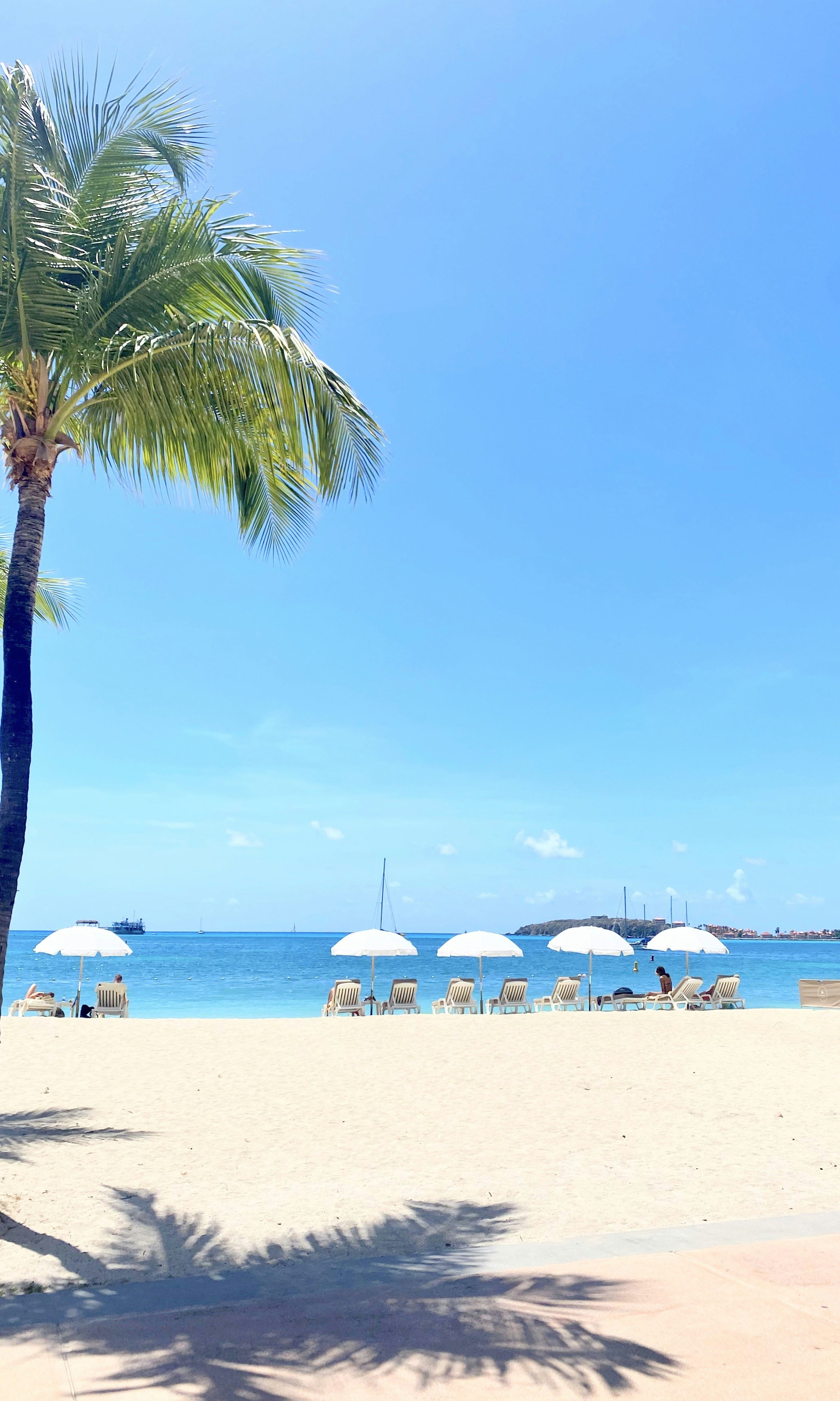 Holland House Beach Hotel