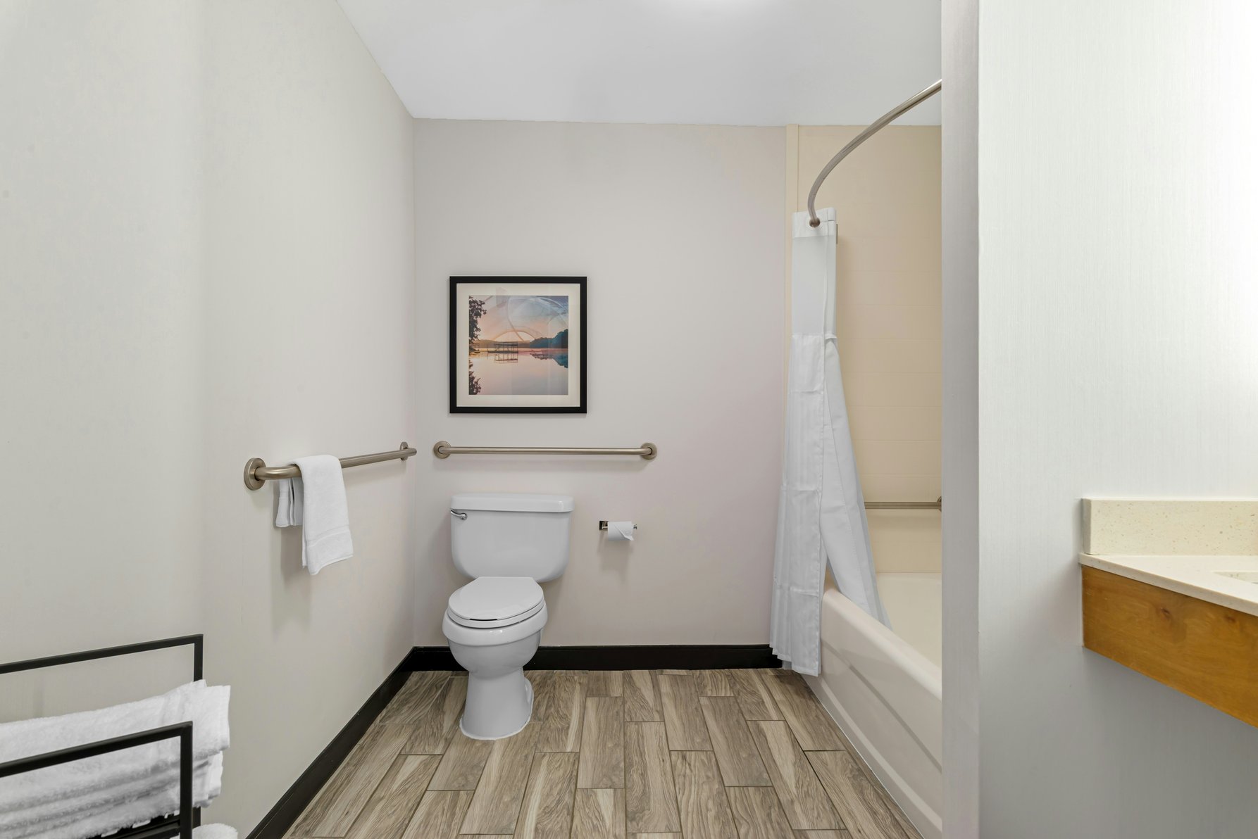 Hilton Garden Inn Atlanta Northpoint Room Type - 1 KING ACC RM W BATHTUB