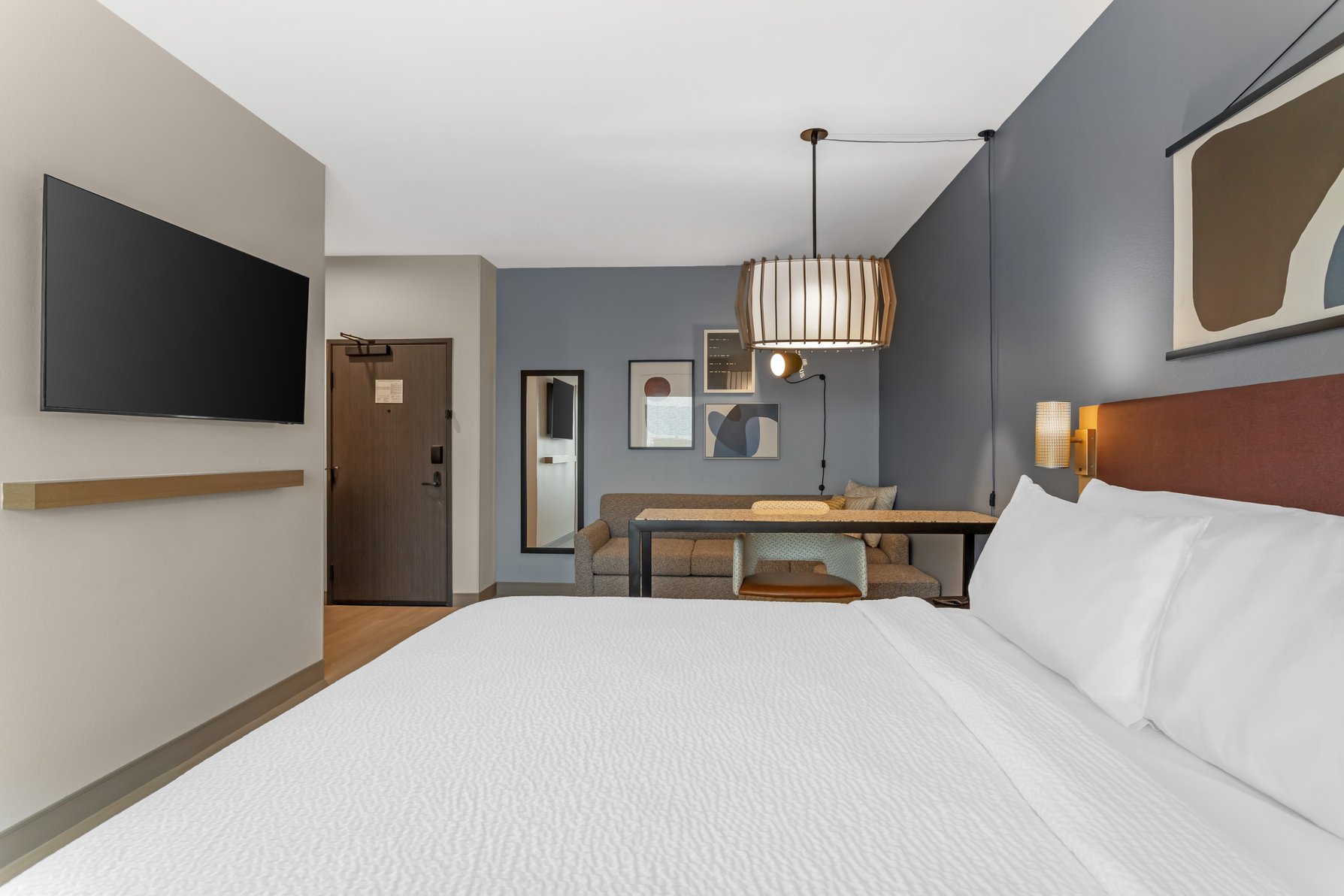 Atwell Suites CORPUS CHRISTI SOUTHEAST Room Type - 1 King Studio Suite Communications Accessible Sofa Bed