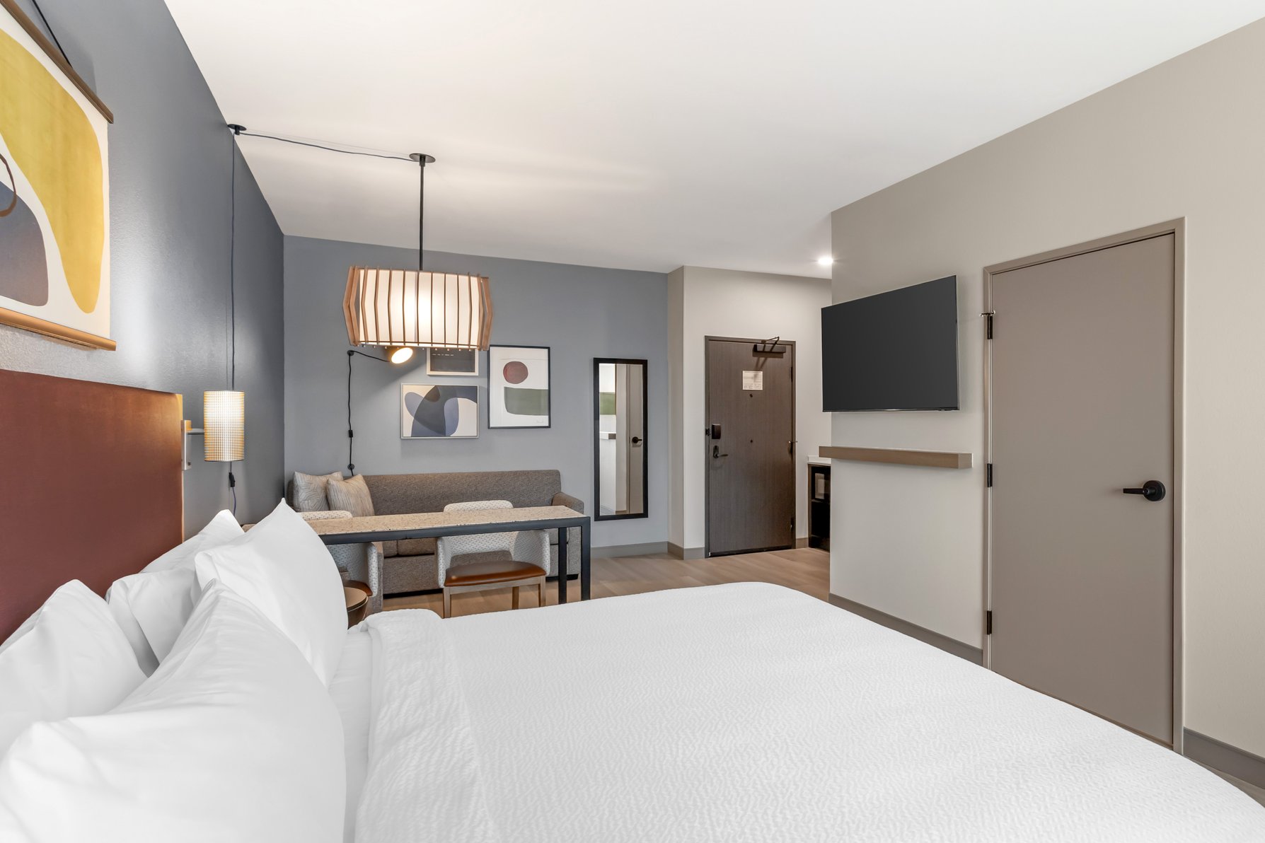 Atwell Suites CORPUS CHRISTI SOUTHEAST Room Type - 1 King Studio Suite Communications Mobility Access Tub
