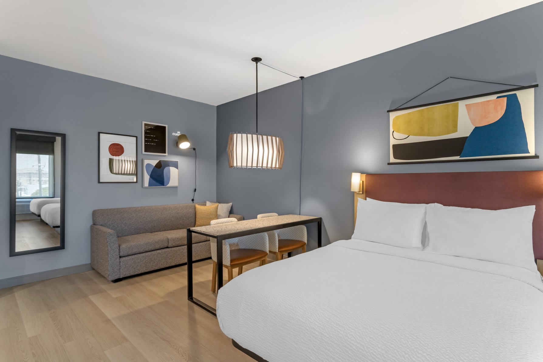 Atwell Suites CORPUS CHRISTI SOUTHEAST Room Type - 2 Queen Studio Suite Communications Mobility Access Tub