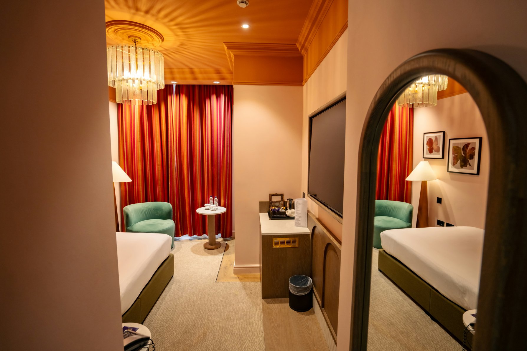 Doubletree by Hilton London Marble Arch Room Type - Superior Room, 1 King Bed