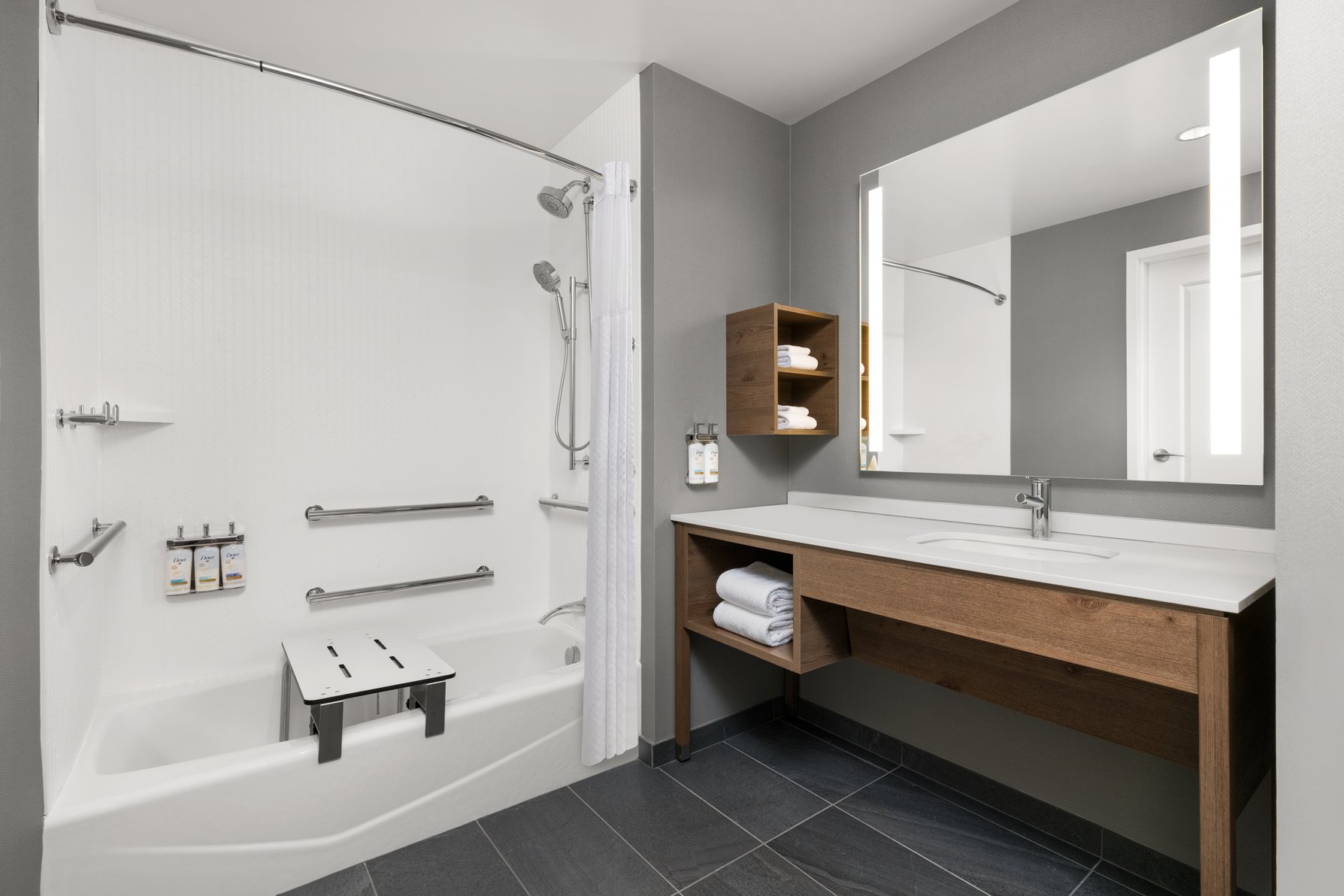 Staybridge Suites ORLANDO UNIVERSAL BLVD by IHG Room Type - 2 Queen Studio Suite Mobility Accessible With Accessible Tub