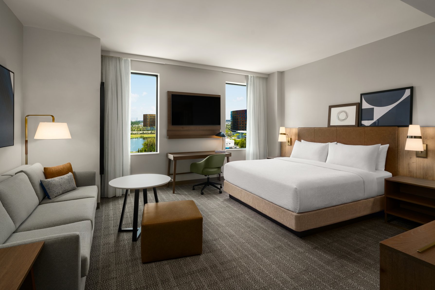 Staybridge Suites ORLANDO UNIVERSAL BLVD by IHG Room Type - 1 King Studio Suite Communications Accessible