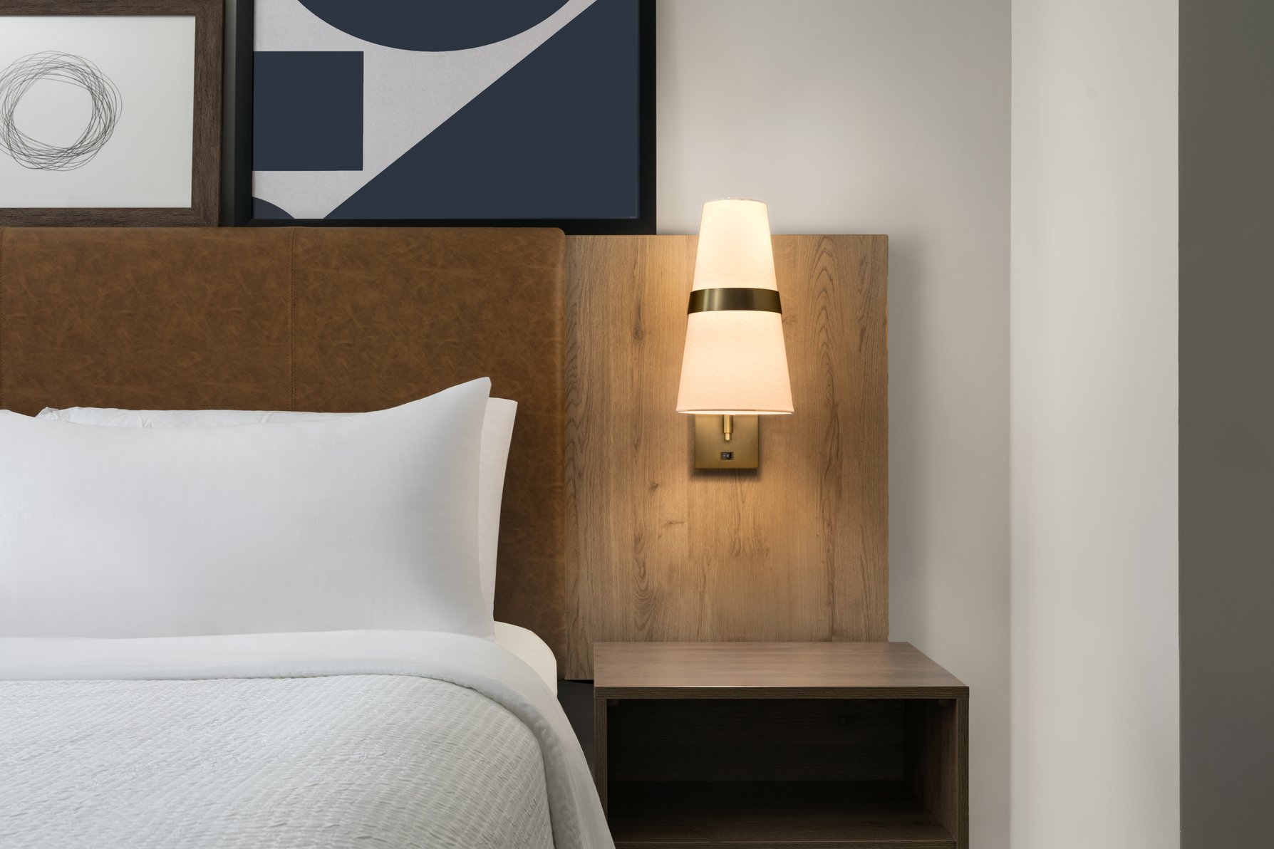 Staybridge Suites ORLANDO UNIVERSAL BLVD by IHG Room Type - 1 King Bed Studio Suite Walk In Shower