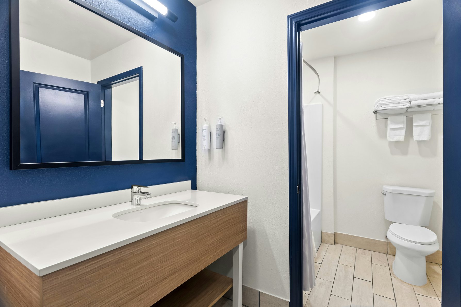 Spark by Hilton Evansville Downtown Room Type - Room, 2 Queen Beds, Accessible (Hearing)