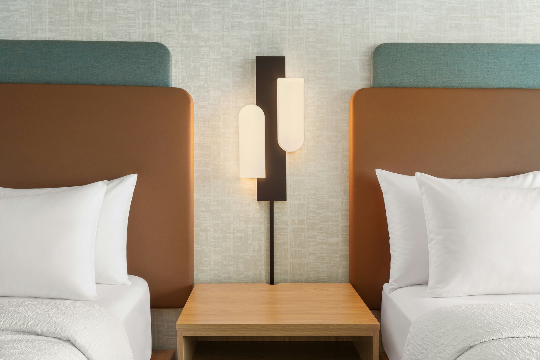 Hampton Inn by Hilton Calgary Airport North Room Type - 2 QNS MICROWV FRIDGE H FLR