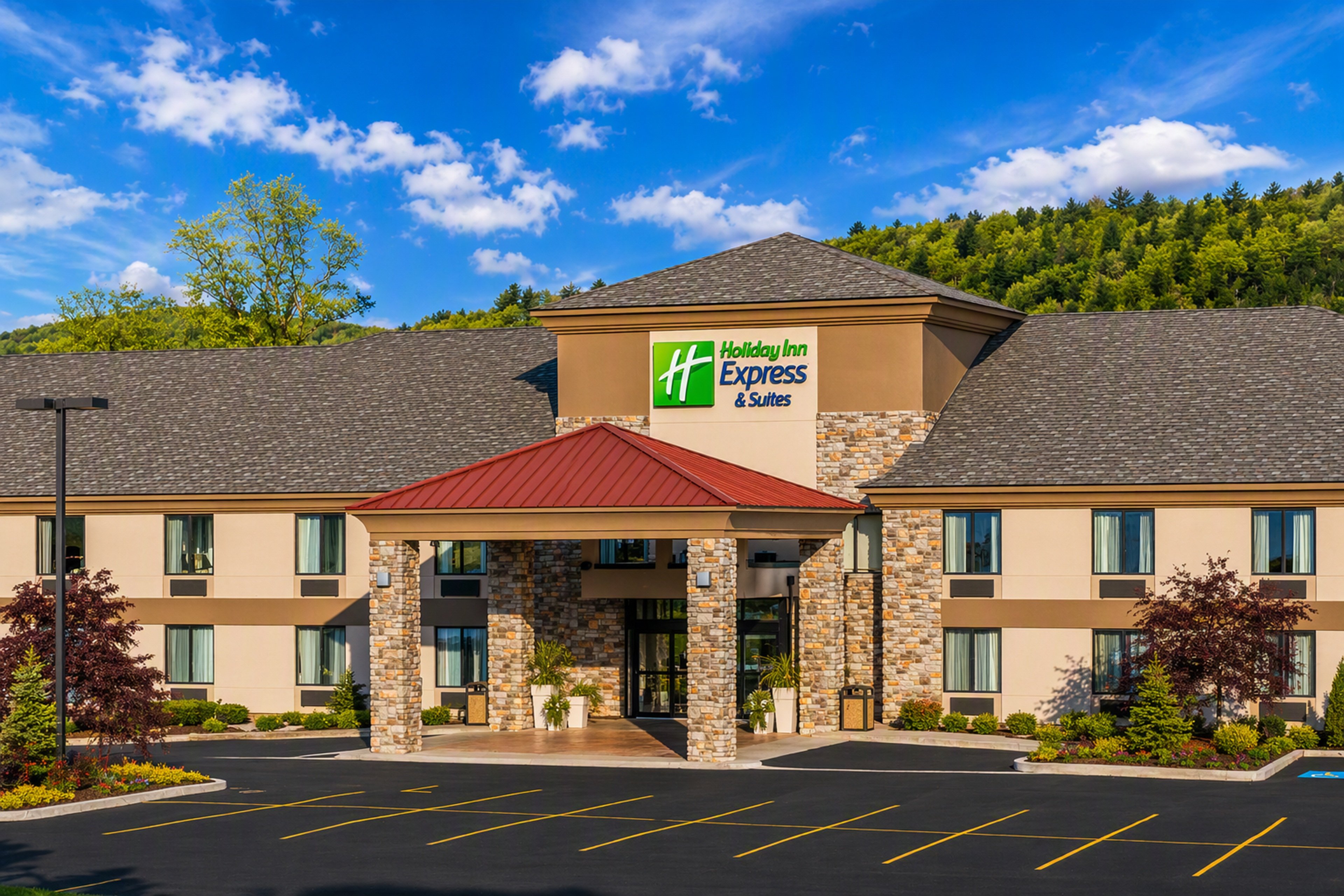 Holiday Inn Express Hotel & Suites
