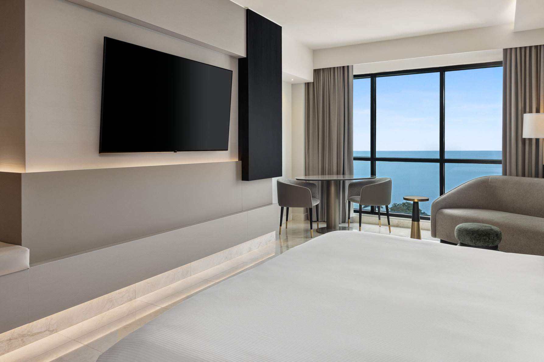InterContinental MIRAMAR PANAMA Room Type - 1 King Premium Ocean View High Floor