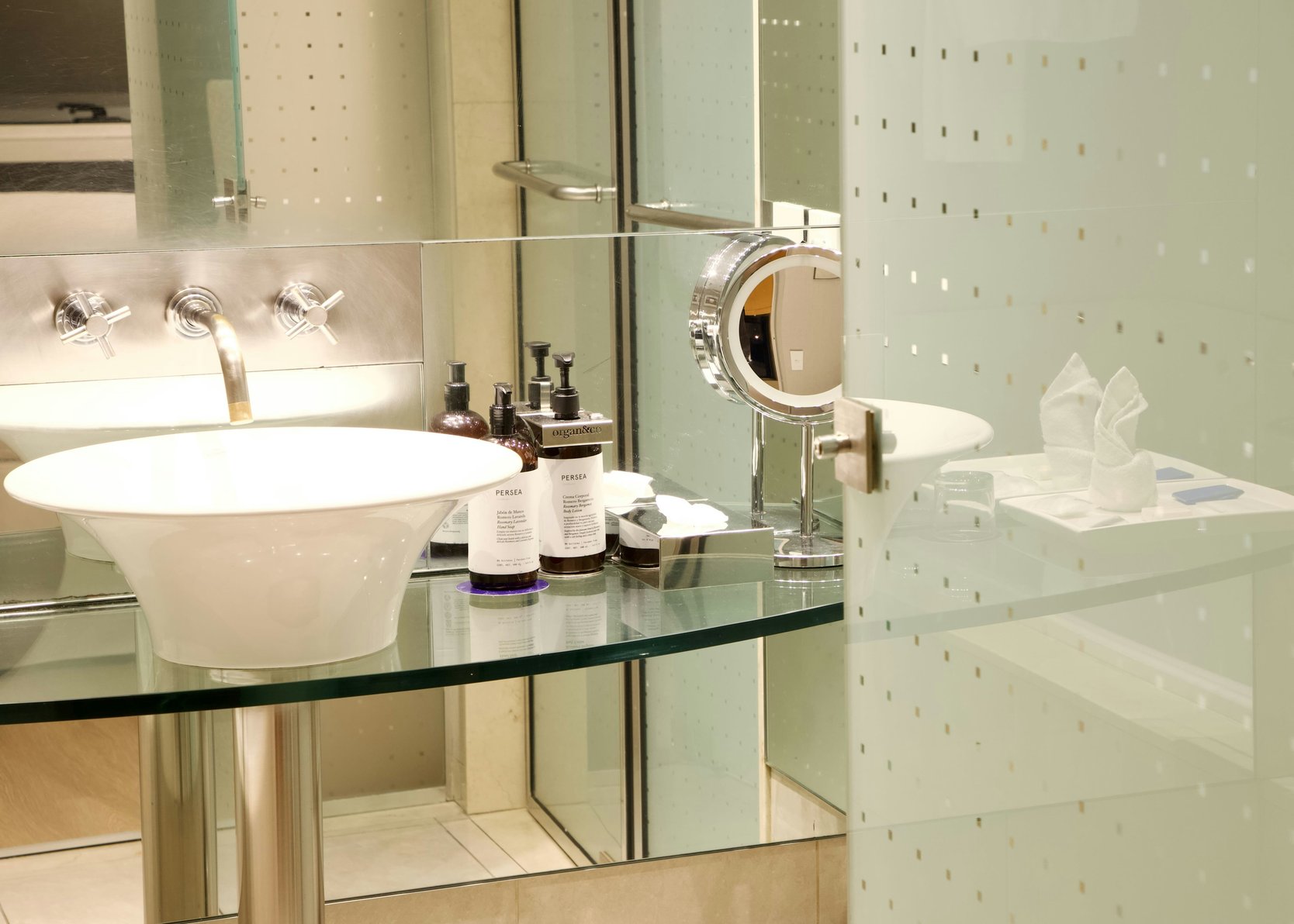 DoubleTree by Hilton Buenos Aires Room Type - 2 TWIN DXL BATH CITY VW