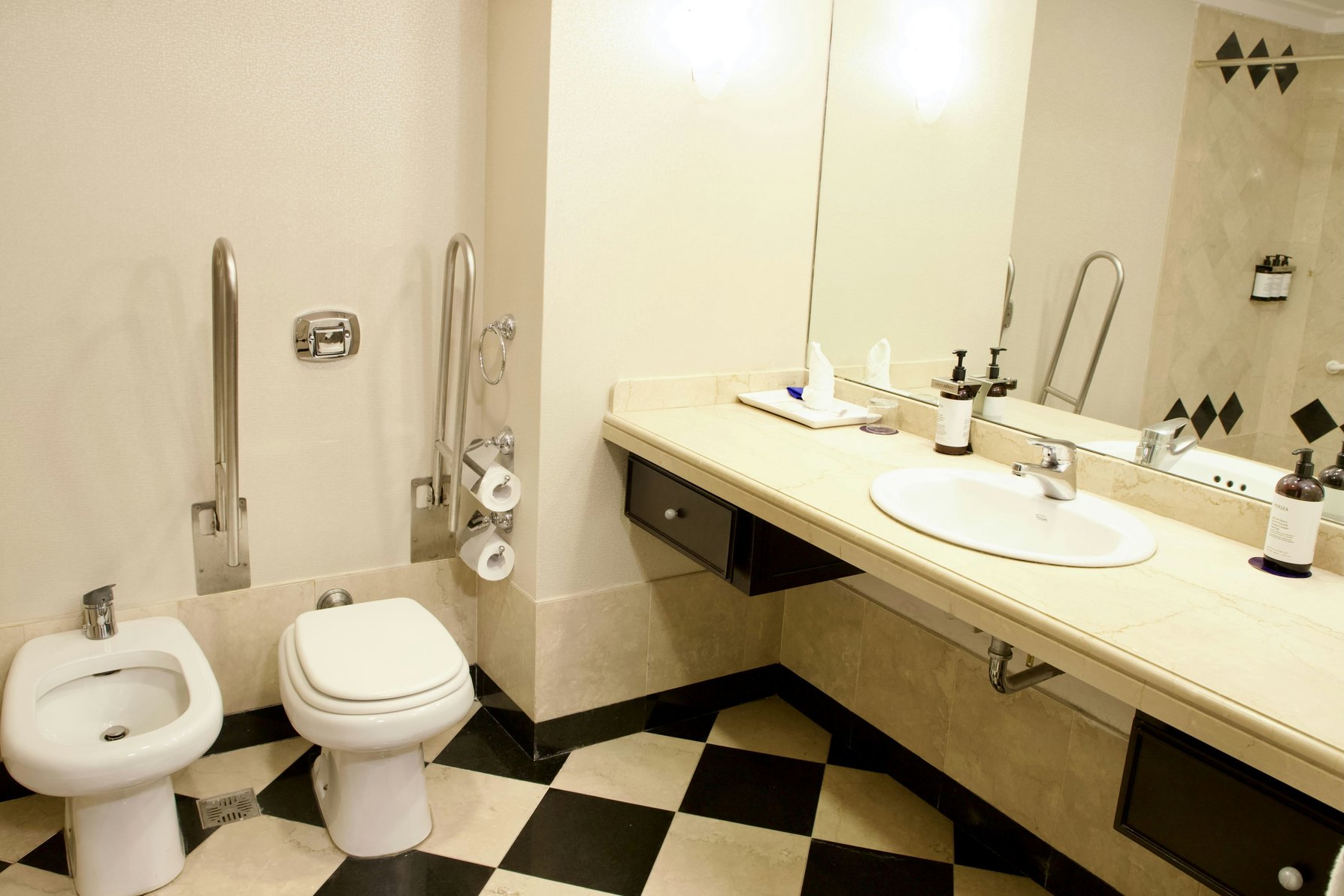 DoubleTree by Hilton Buenos Aires Room Type - 2 TWIN ACC RI SHWR