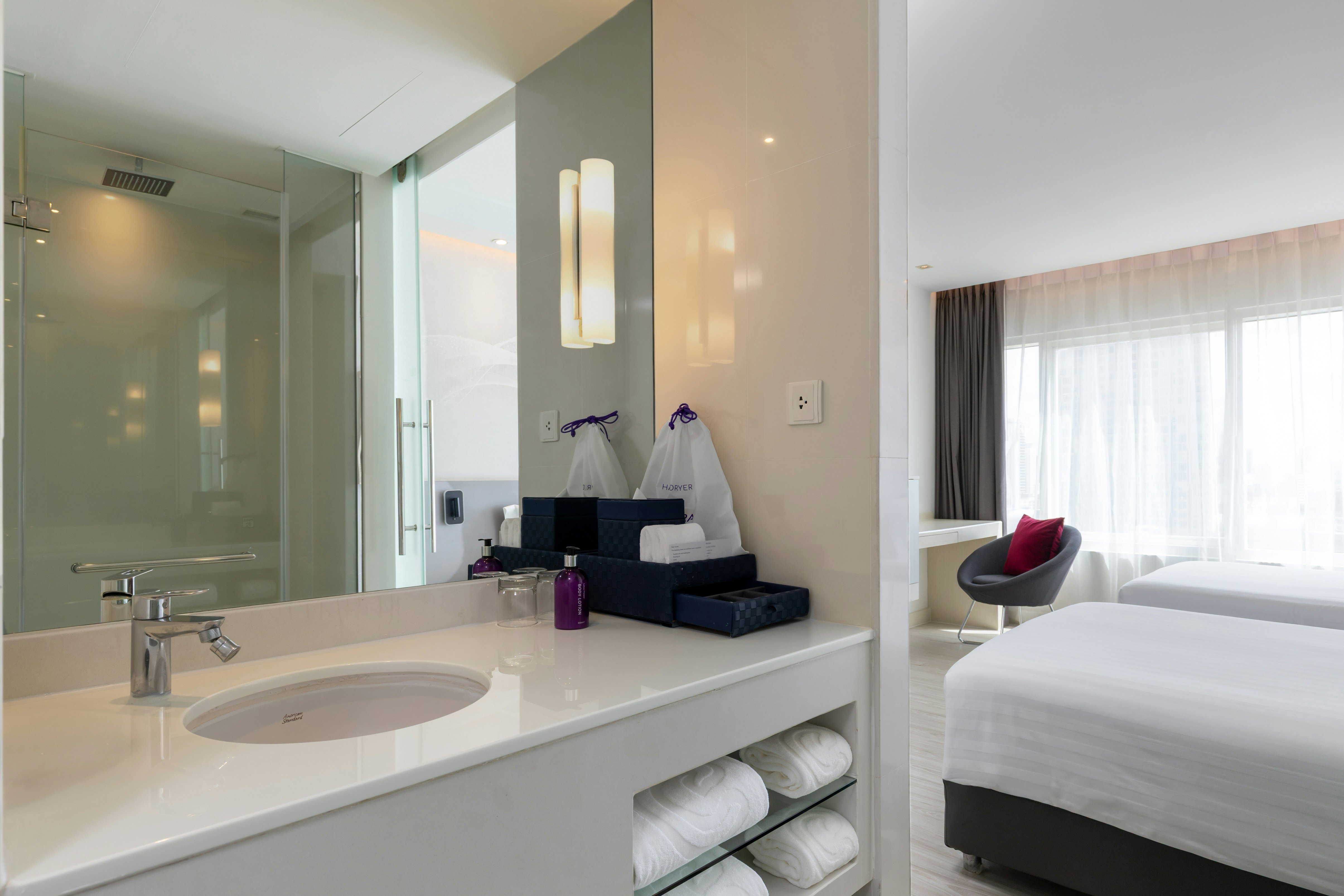 Centara Watergate Pavillion Hotel