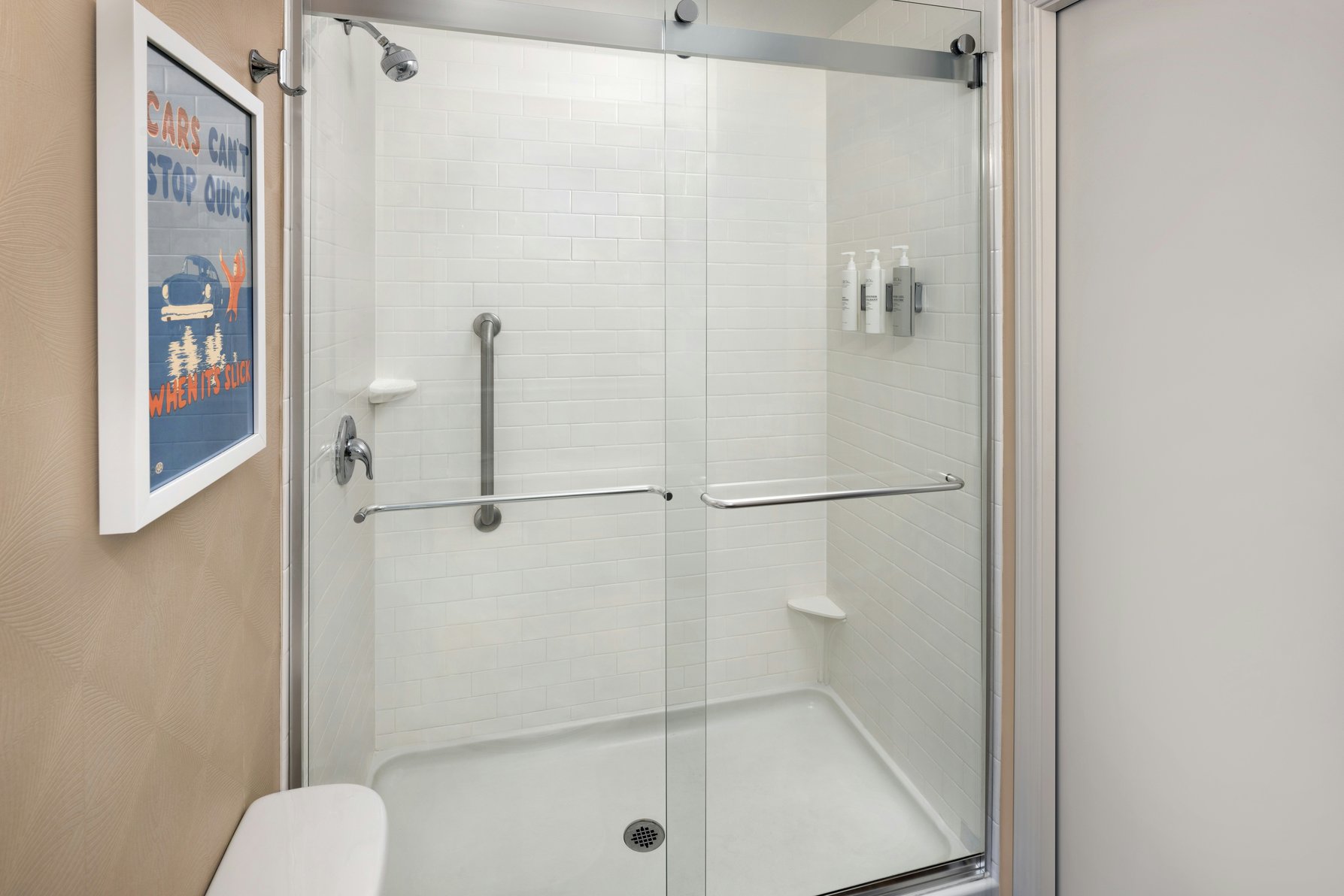 Hampton Inn by Hilton Chicago Downtown/N Loop/Michigan Ave Room Type - 1KN RIVR VW W FRIDGE NS