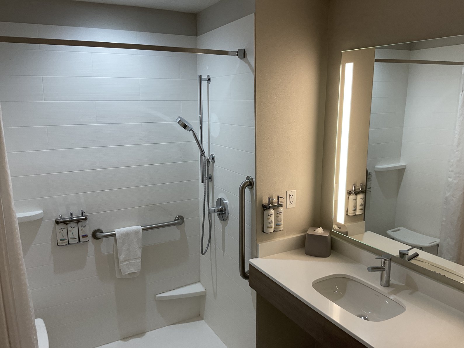 Holiday Inn Express & Suites GRANTS - MILAN Room Type - 2 Queen Standard Mobil Access Roll Shwr