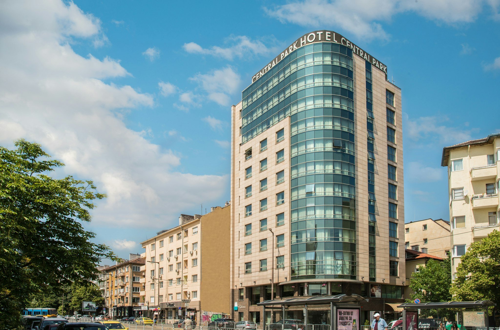 Rosslyn Central Park Hotel
