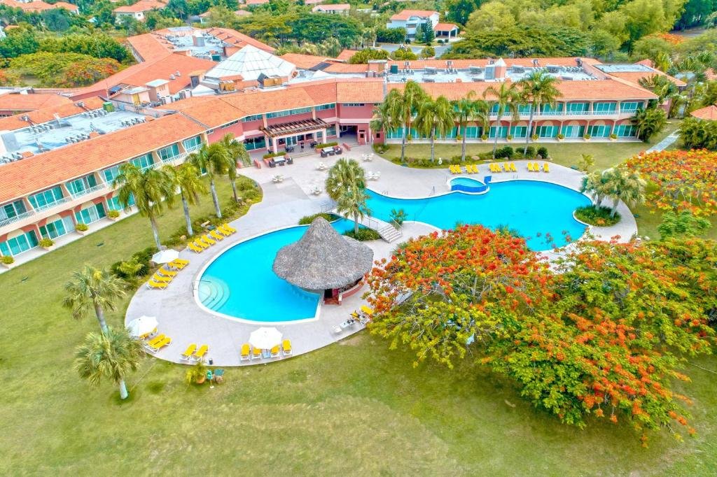 Hodelpa Garden Suites Golf & Beach Club